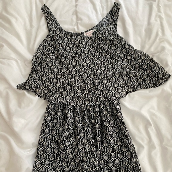 Black and white romper - Picture 1 of 2